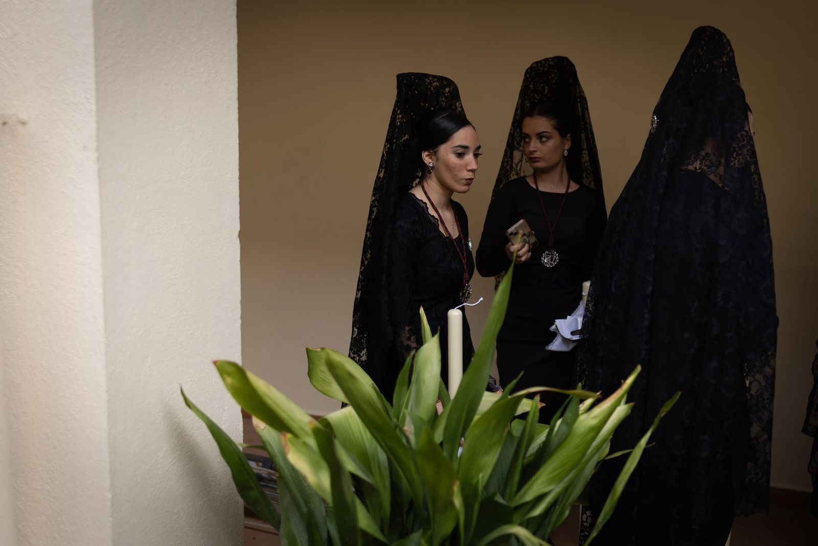 Así vivió Granada la salida de la Hermandad del Trabajo 2025