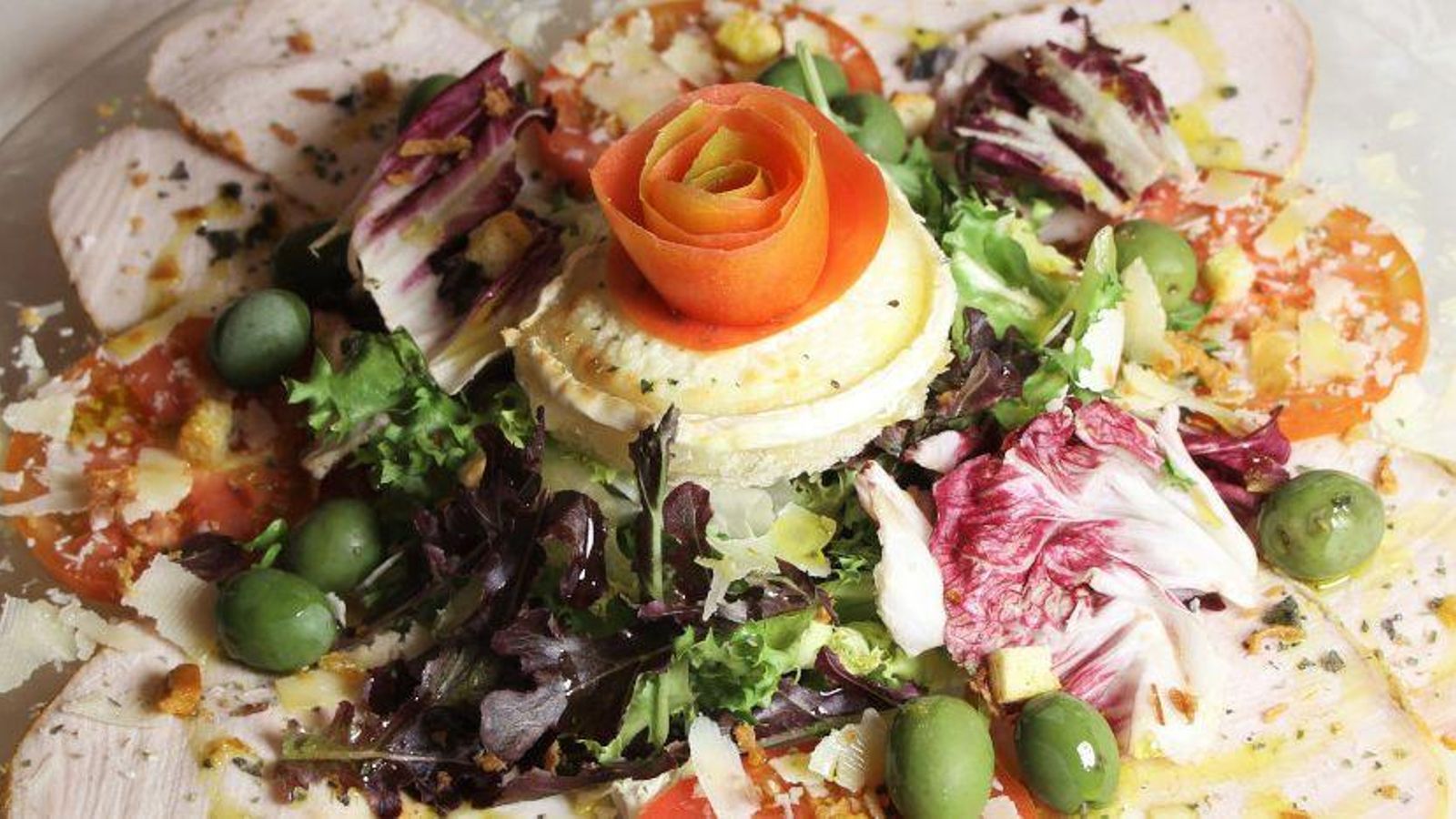 Ensalada de la propia huerta en el Menú Kilómetro 0 en El Cortijo de Ramón.