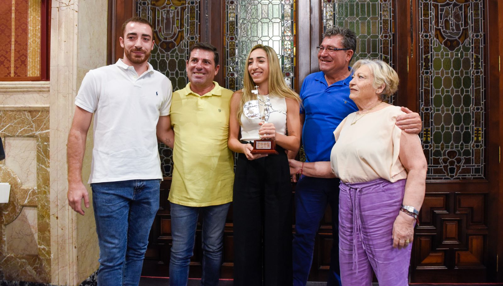 El alcalde recibe a Olga Carmona