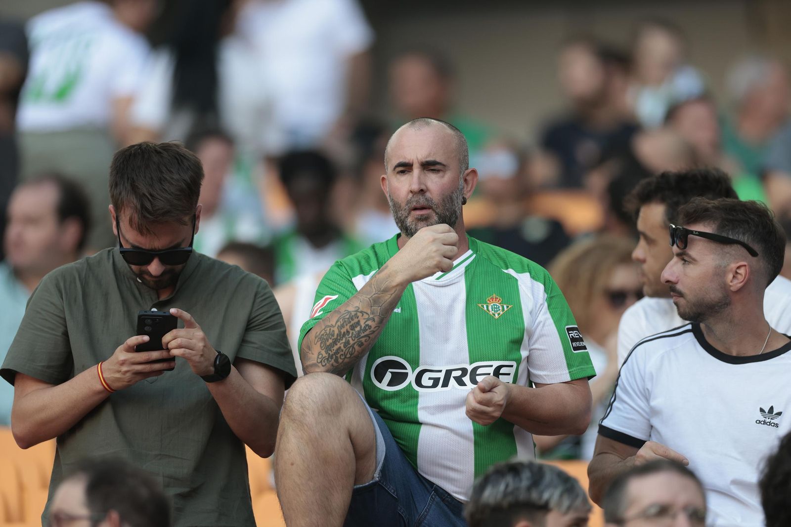 Búscate en las fotos del Betis - Athletic Club