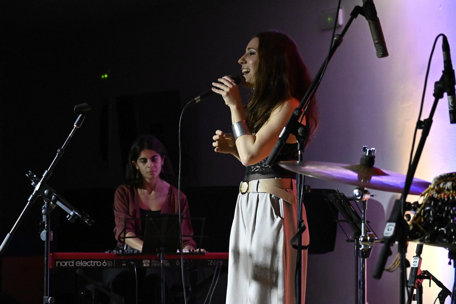 Actuación de Antonia Ferrá dentro del ciclo 'Música y otros ritmos' en imágenes