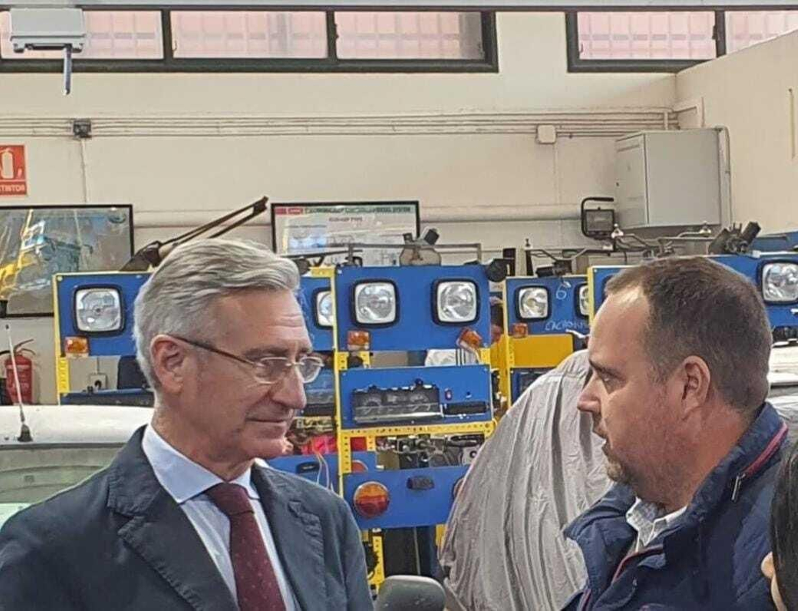 Miguel Ángel Araúz durante su visita al IES Polígono Sur.