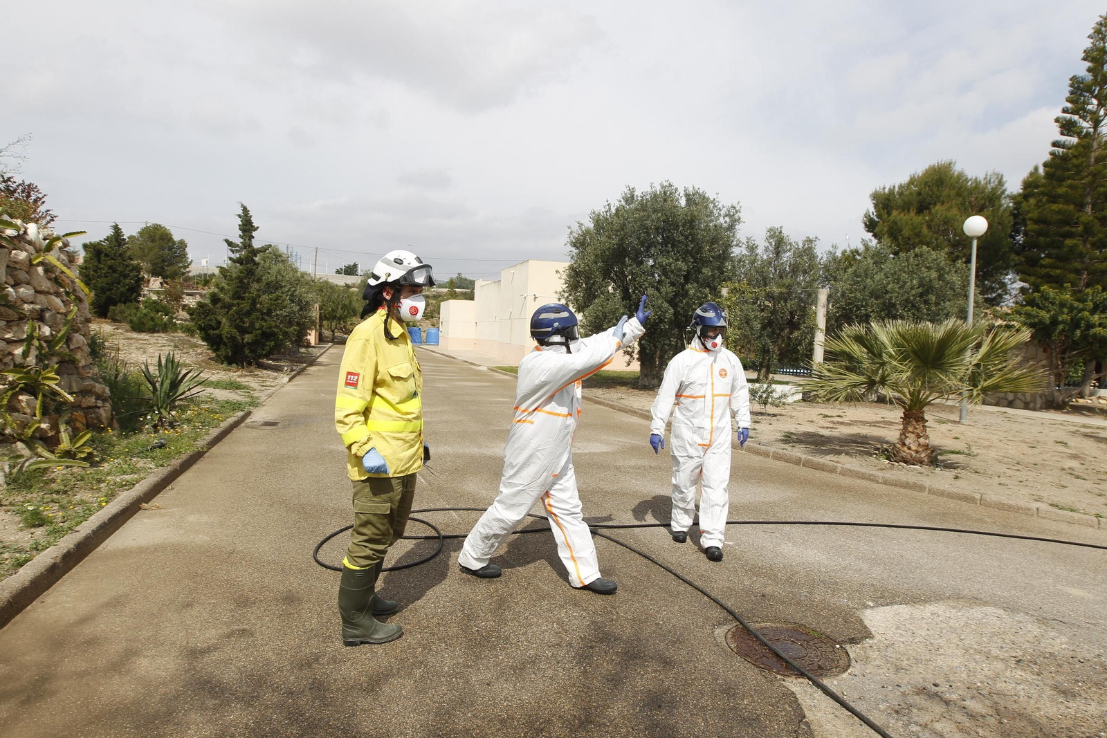 Fotogalería actuación INFOCA y UME por el coronavirus en Almería. Covid-19