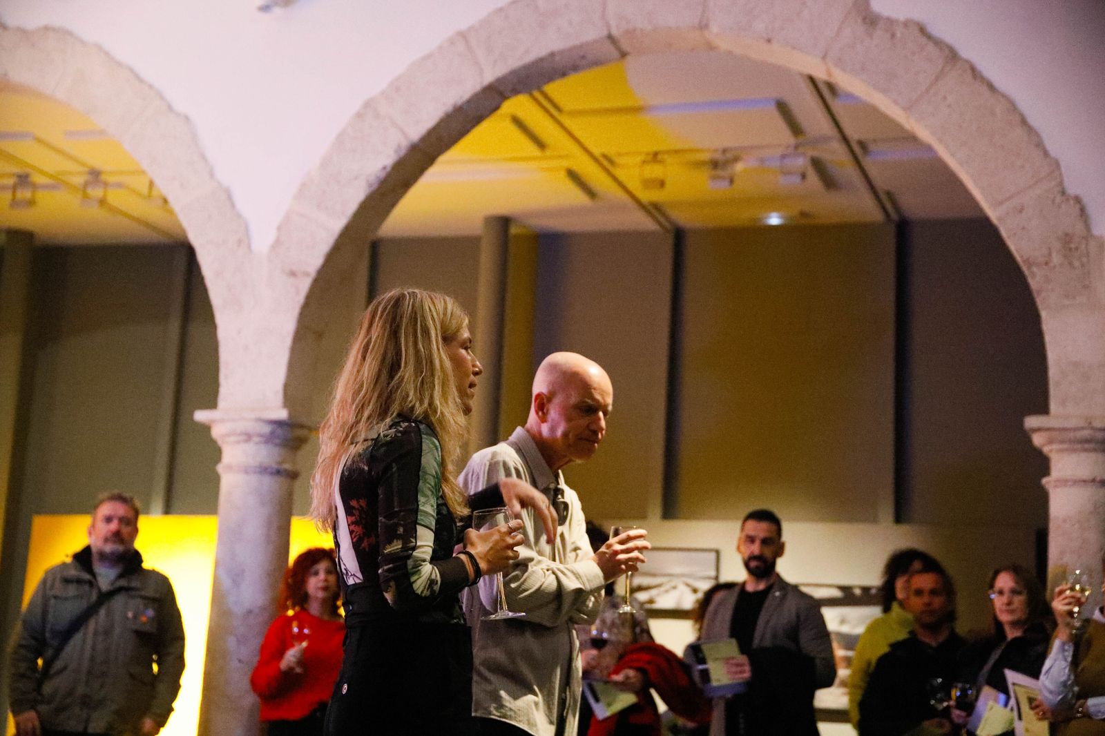 Te contamos en imágenes como ha sido el inicio de la exposición Brujas de Judith Prat