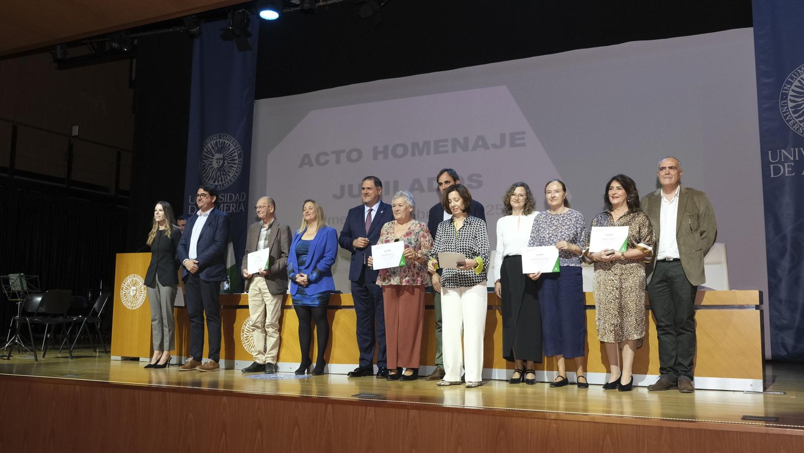 Las imágenes del homenaje a los docentes almerienses en su jubilación