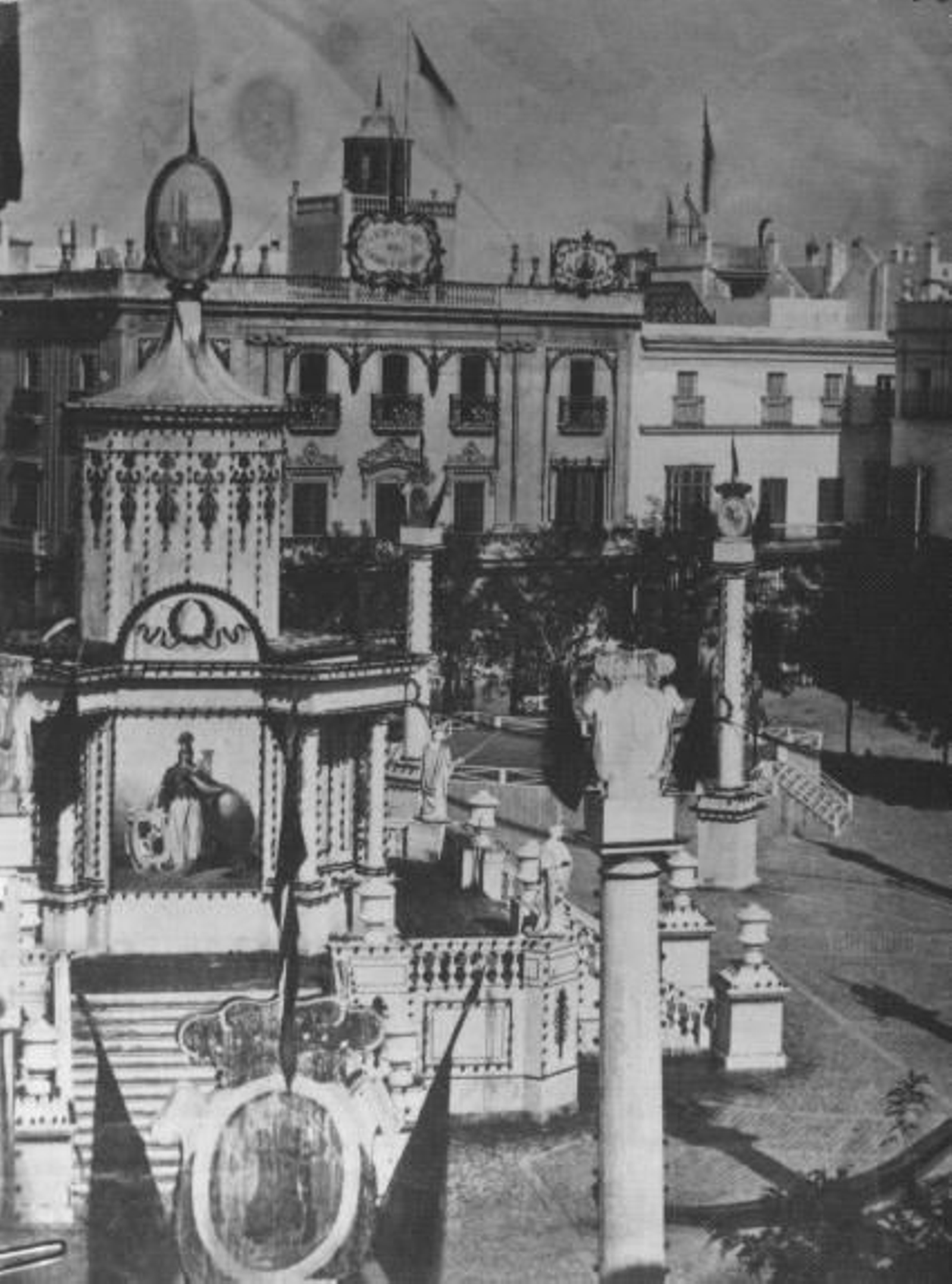 Así se ha tranformado la plaza de San Antonio