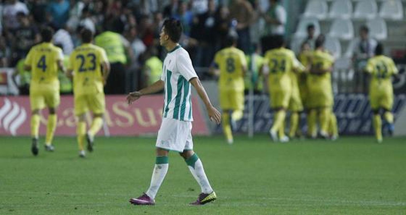 El Córdoba y el Villarreal B empatan en su partido en el Arcángel.

Foto: Álvaro Carmona