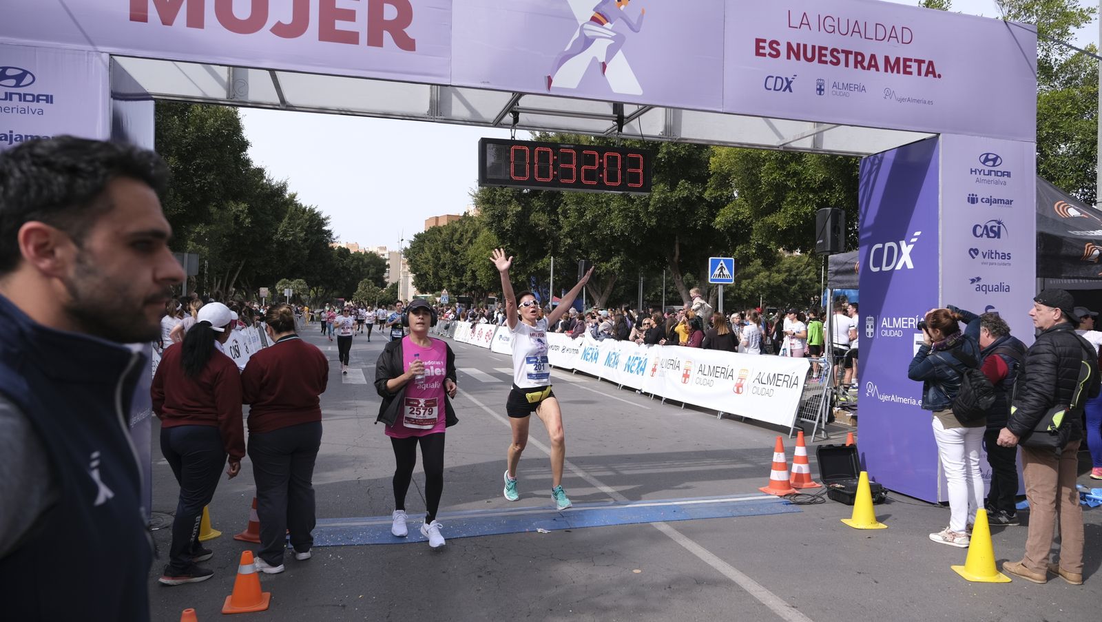 Imágenes de la Carrera de la Mujer 2023 en Almería