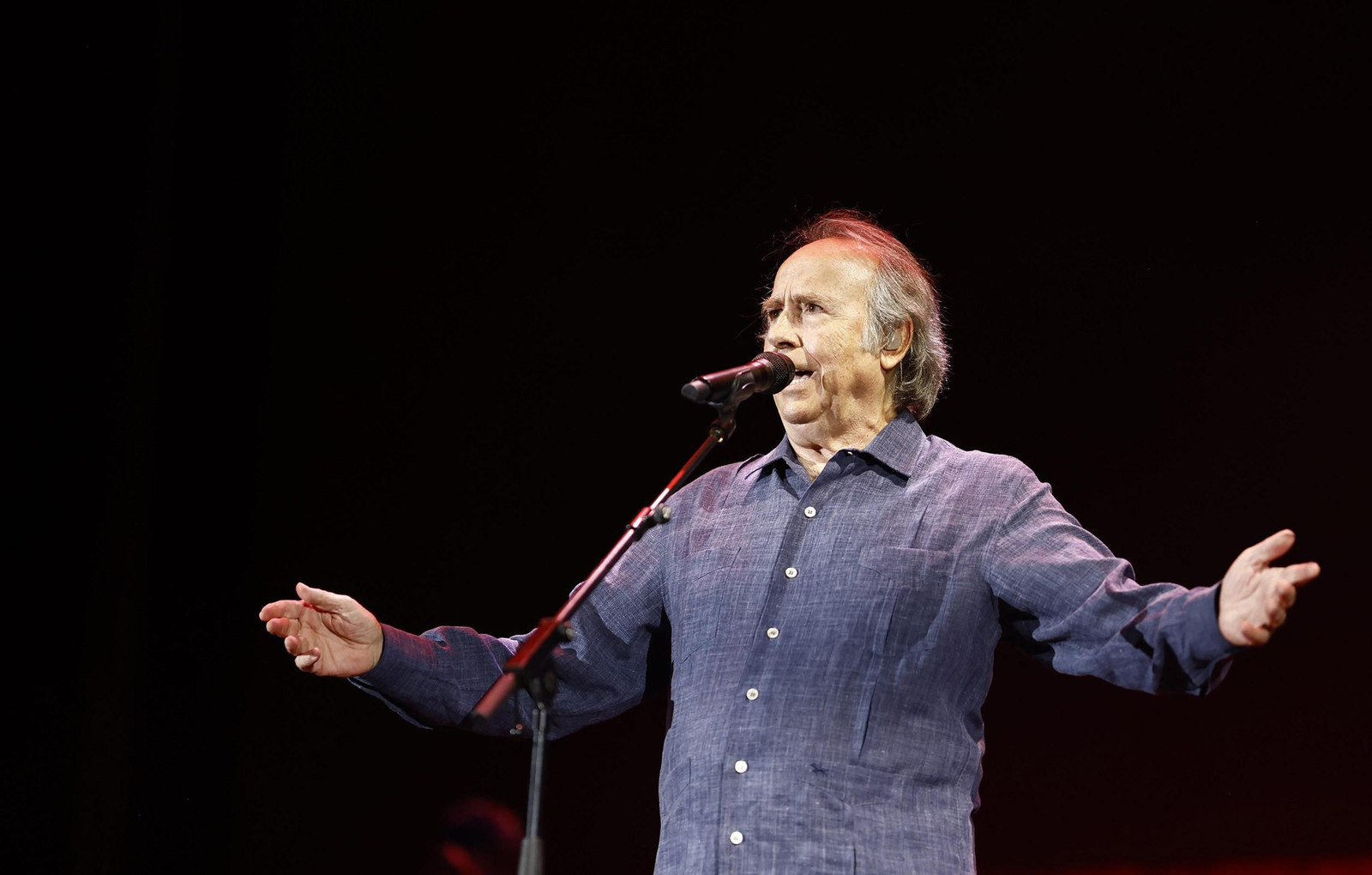 Las imágenes del concierto de Joan Manuel Serrat en Sevilla
