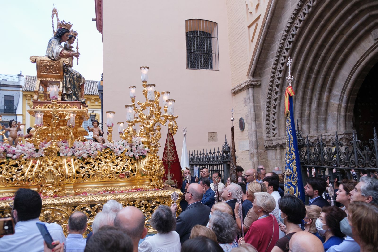 Las imágenes de la procesión de María Auxiliadora de Triana