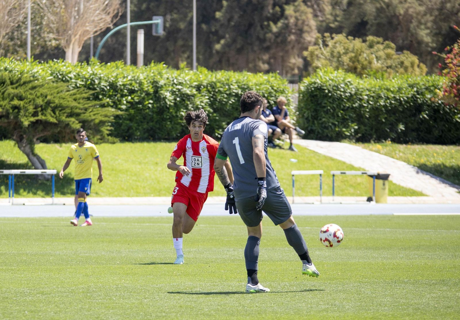 Partido de Segunda RFEF entre el Almería B y el Cádiz Mirandilla