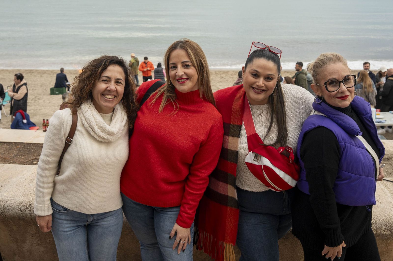 Las moragas reúnen a miles de personas en Roquetas para celebrar el final de año