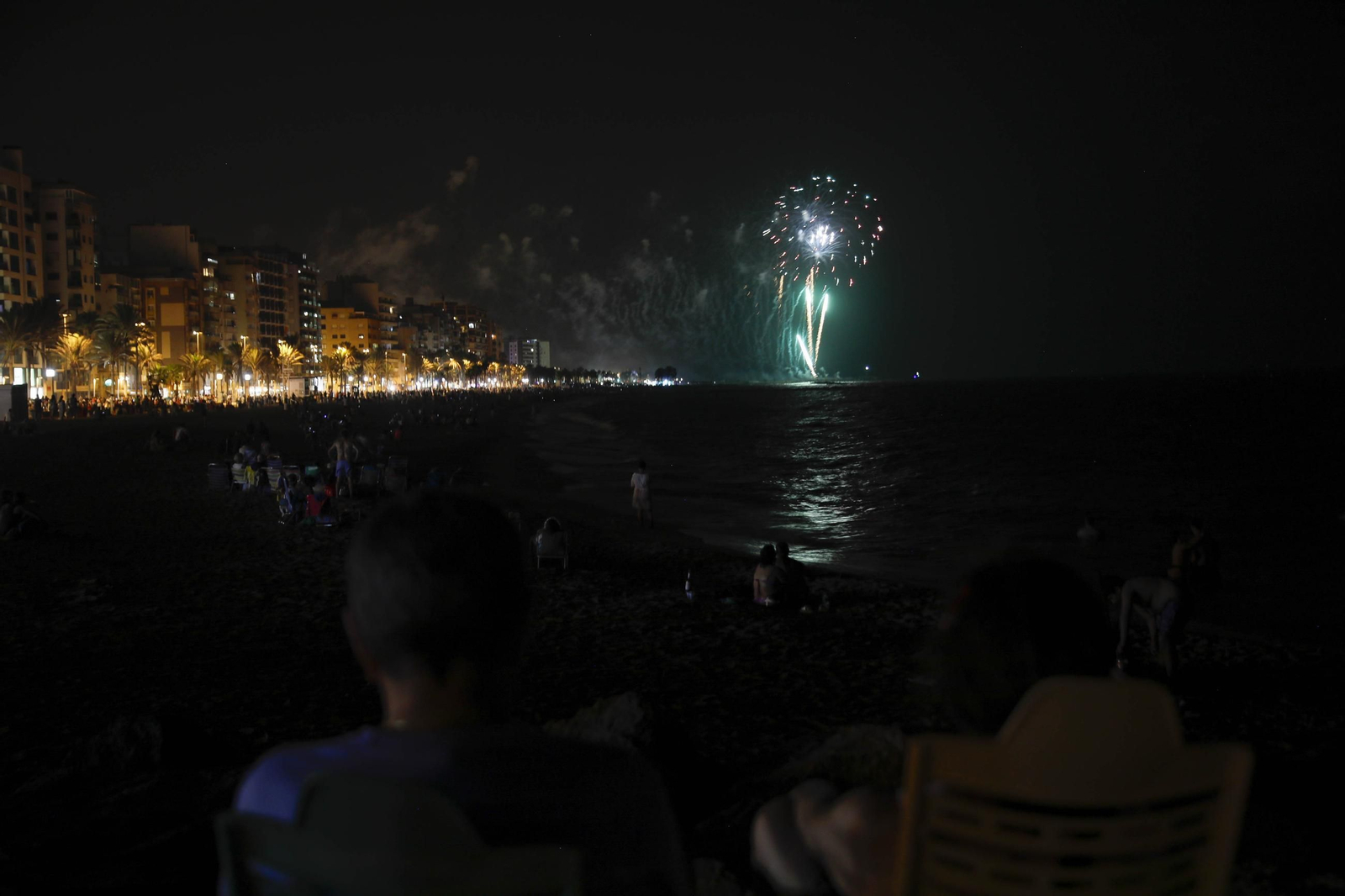 Las mejores imágenes de los fuegos artificiales de la feria de Almeria