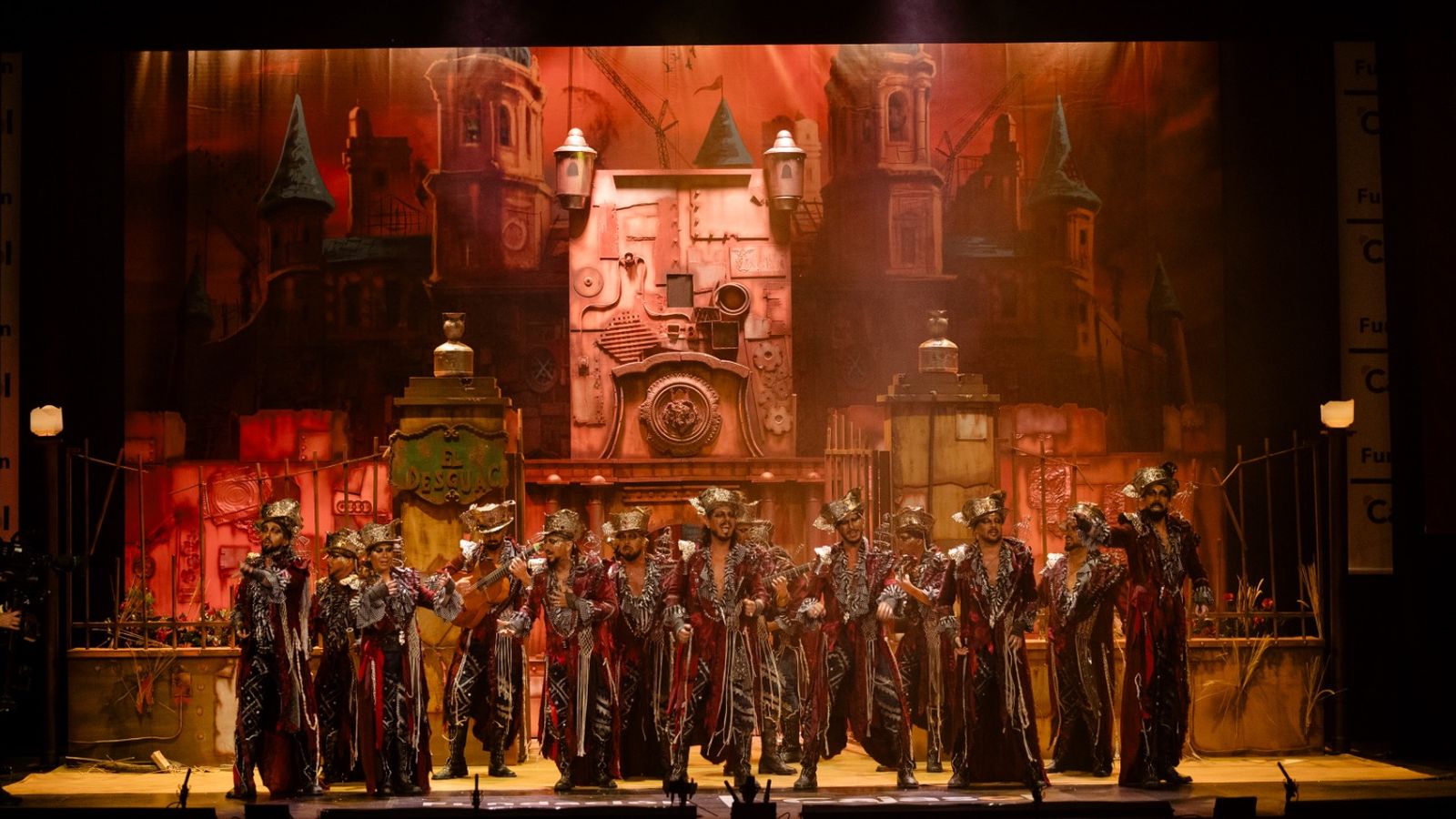 La escenografía de la comparsa 'El desguace'