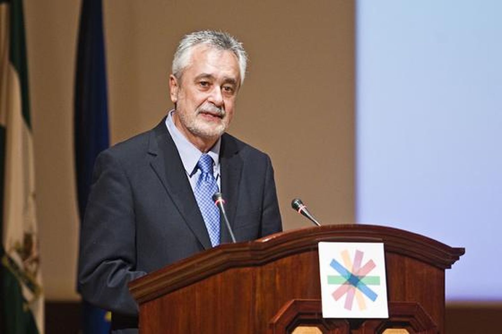 Los Príncipes de Asturias clausuran el Congreso Mundial de Periodismo en Cádiz. 

Foto: Julio Gonzalez