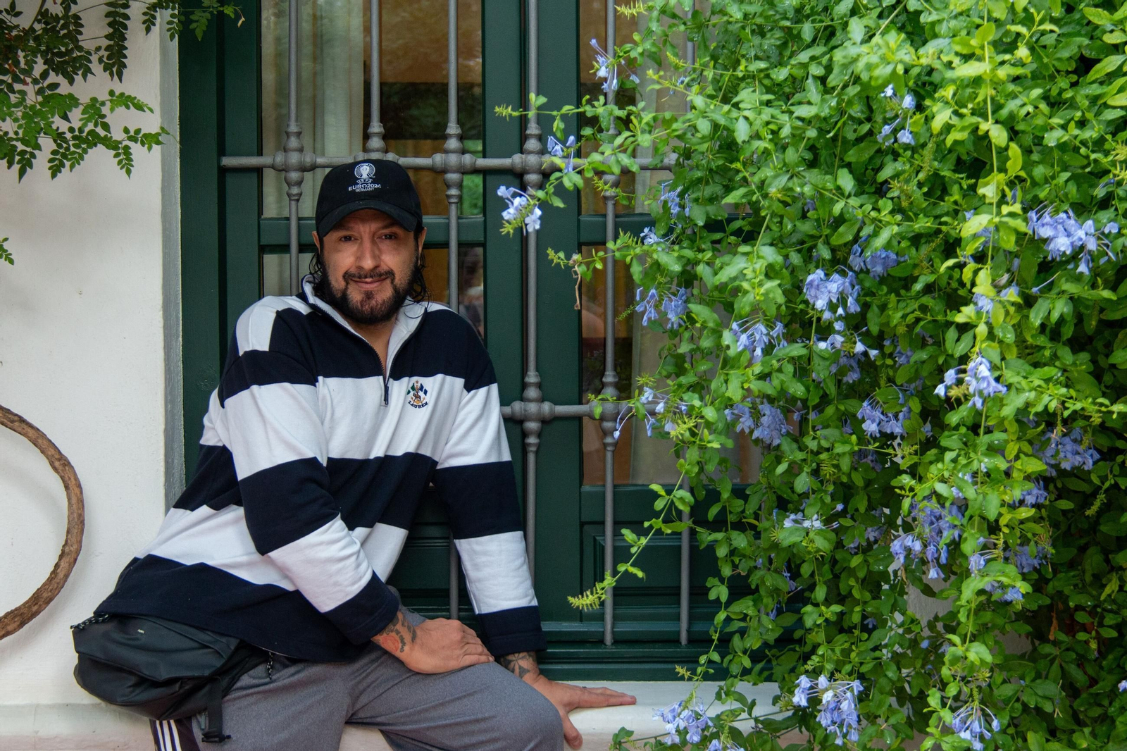 El bailaor posa para esta entrevista en la Huerta de San Vicente.