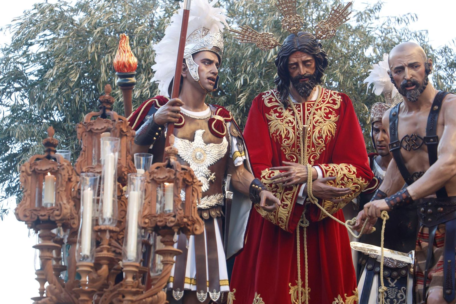 La procesión del Prendimiento en este Martes Santo de Córdoba, en imágenes
