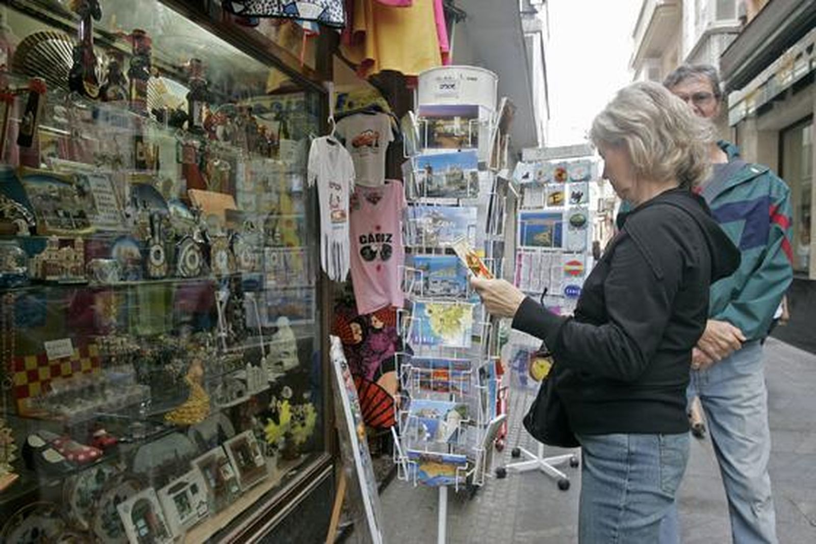 Unos 3.000 cruceristas visitan Cádiz con las escalas del ´Eurodam´ y ´Le Diamant´ en el mes por excelencia de los cruceros. 

Foto: Lourdes de Vicente