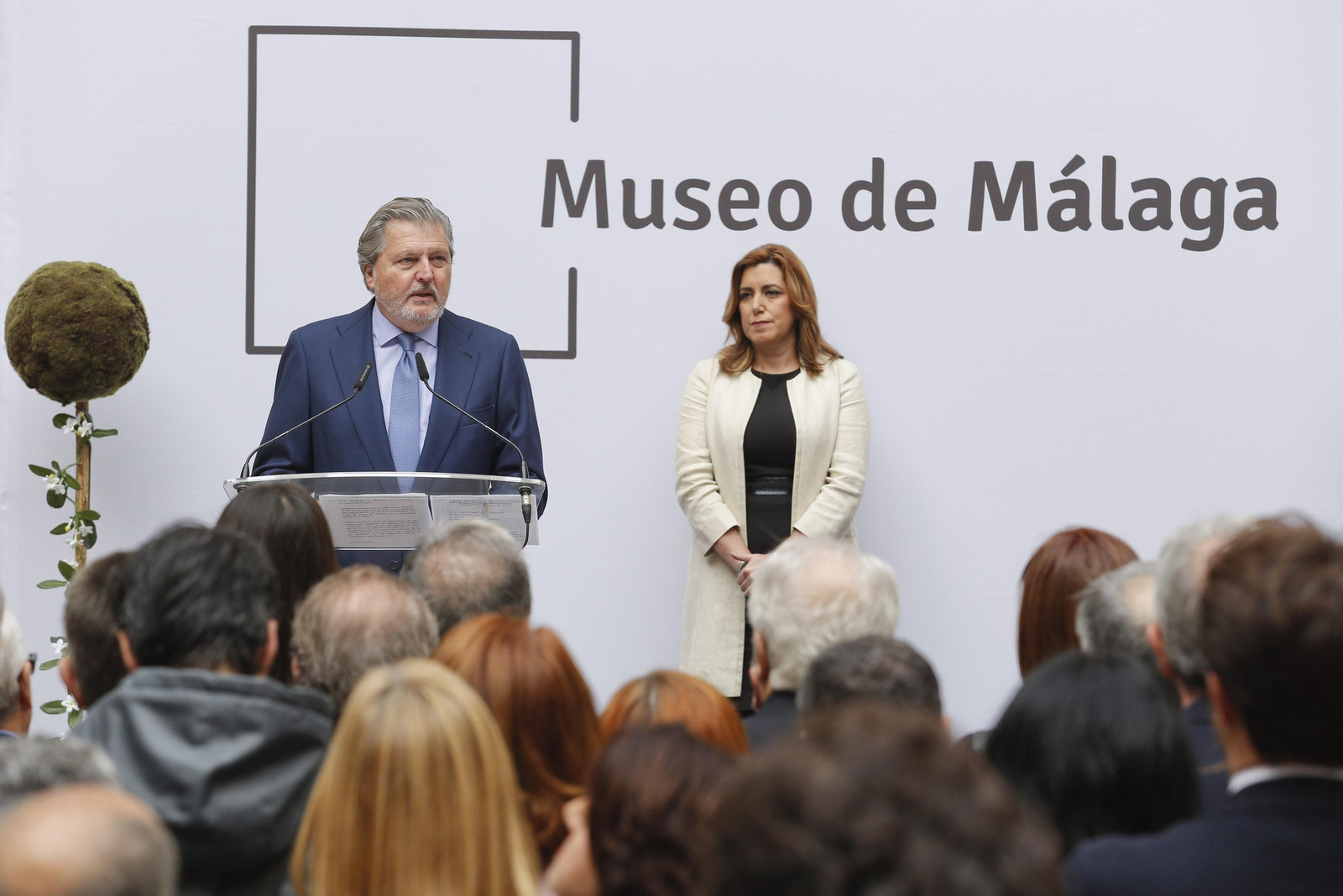 El patio central del Palacio de la Aduana albergó el acto institucional de inauguración.