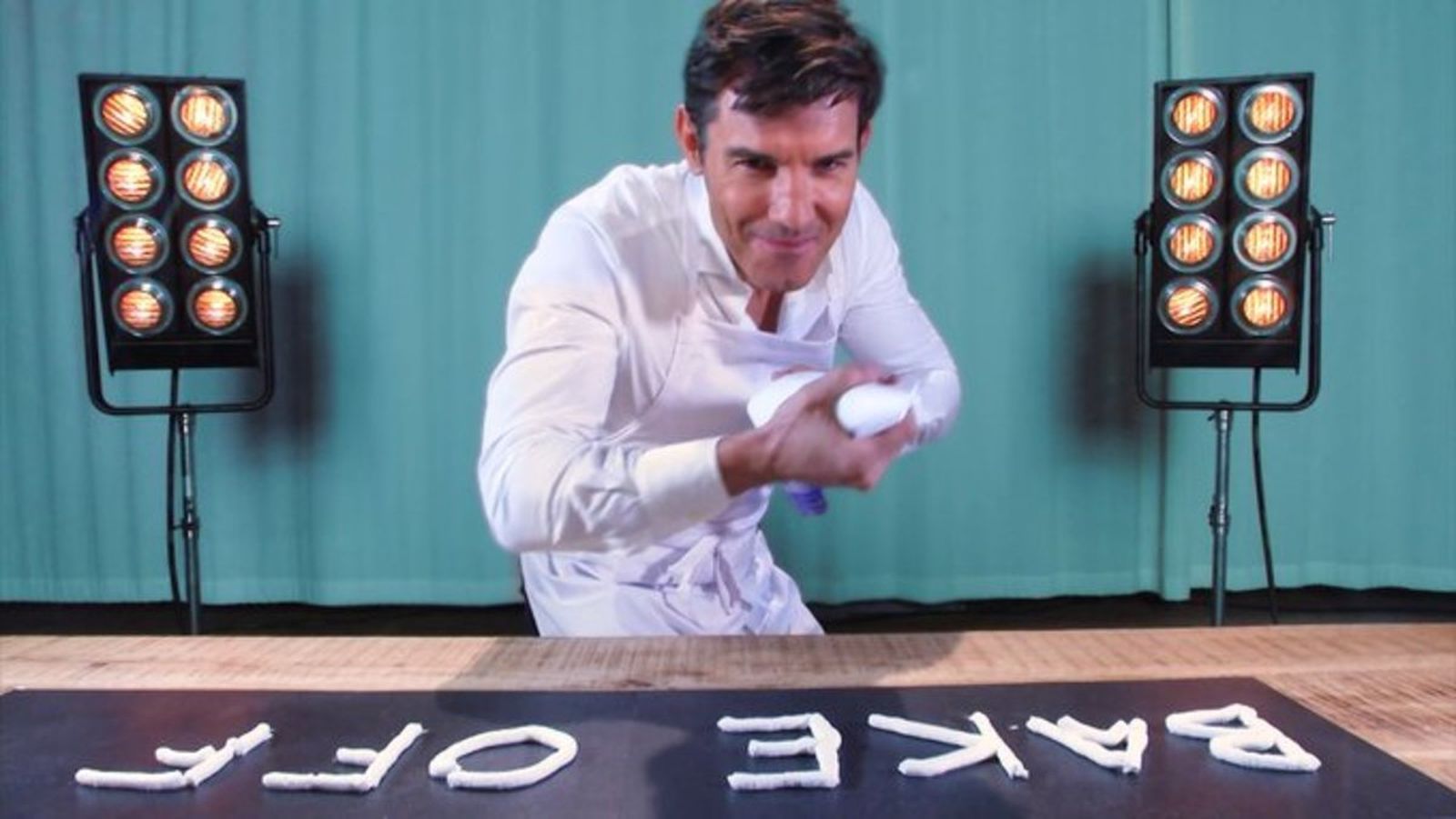 Jesús Vázquez en su imagen promocional de 'Bake Off'