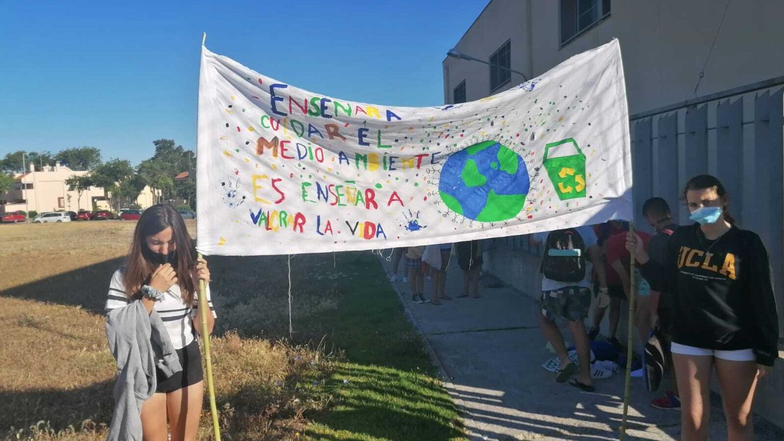 Una de las pancartas elaboradas por los estudiantes.