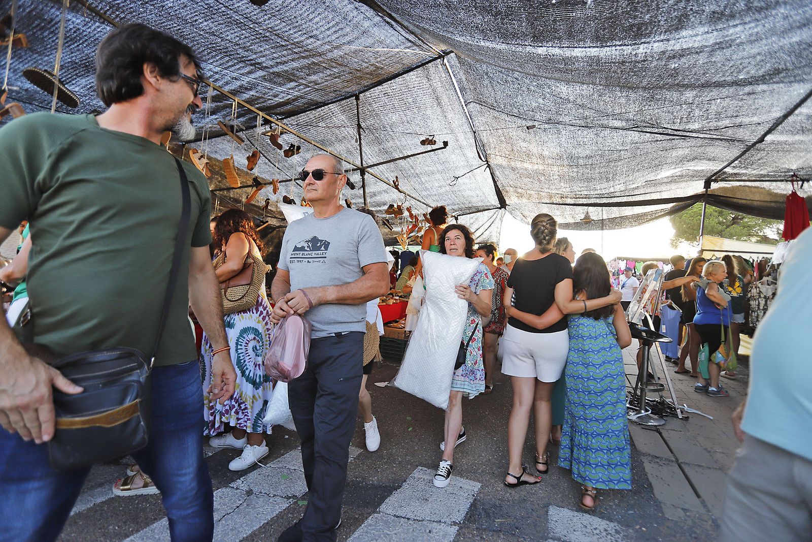 Imágenes de los mercadillos verano en Huelva