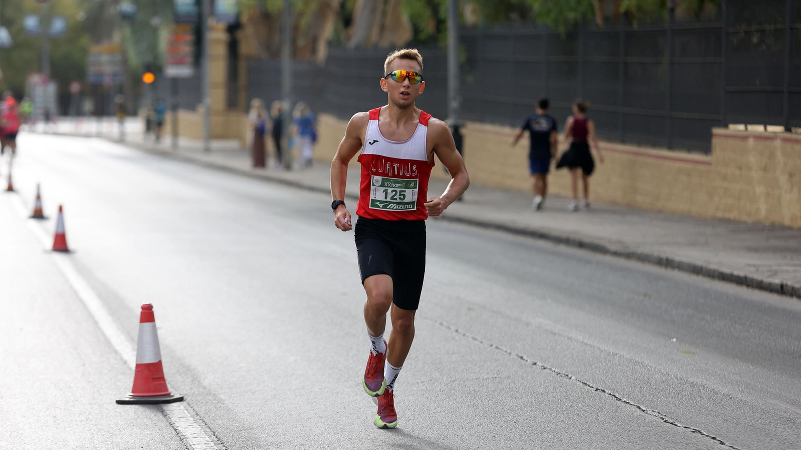 Búscate en la Media Maratón de Jerez 2025 (5)