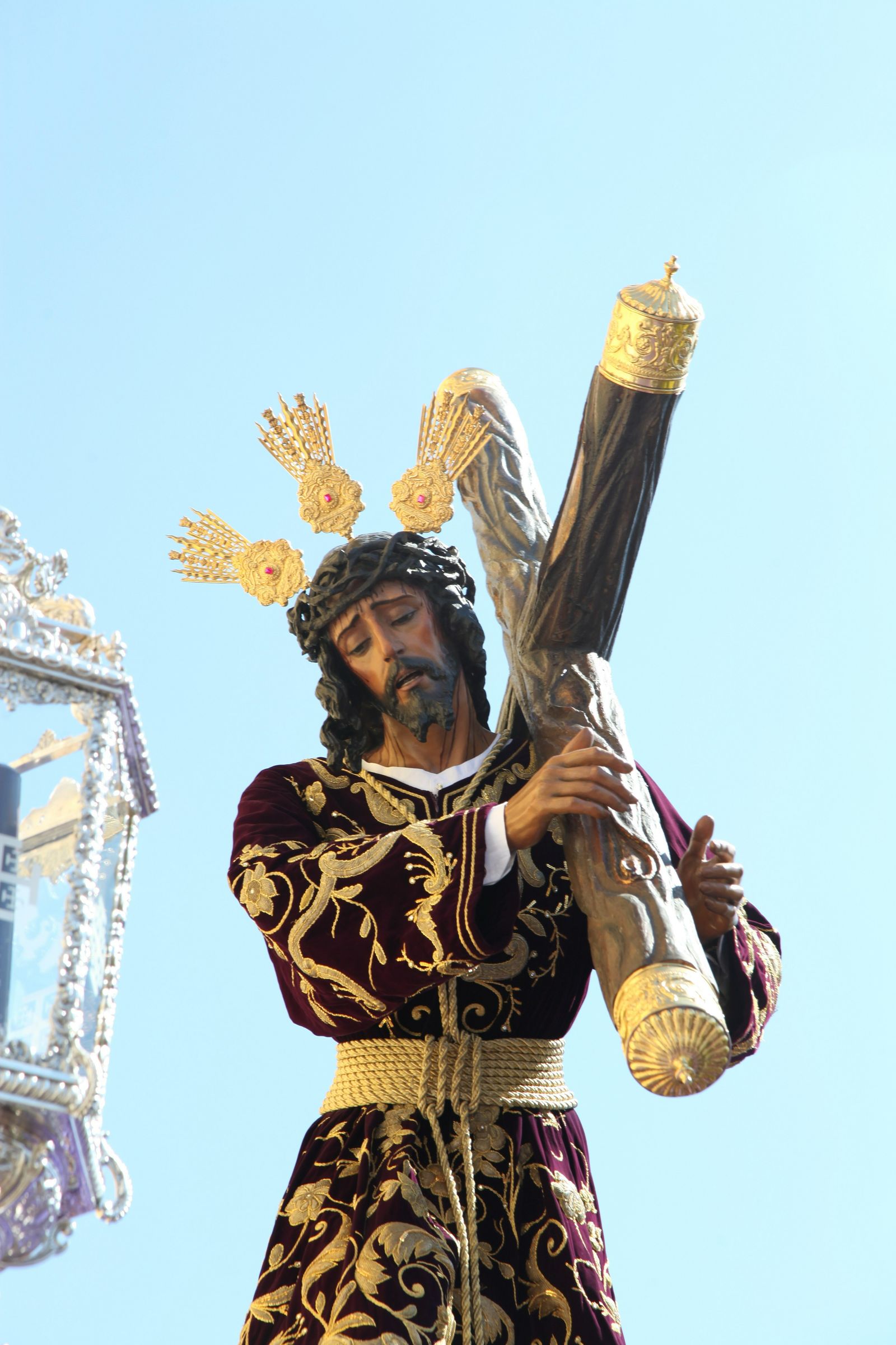 Jesús Nazareno con la túnica bordada de 1820.