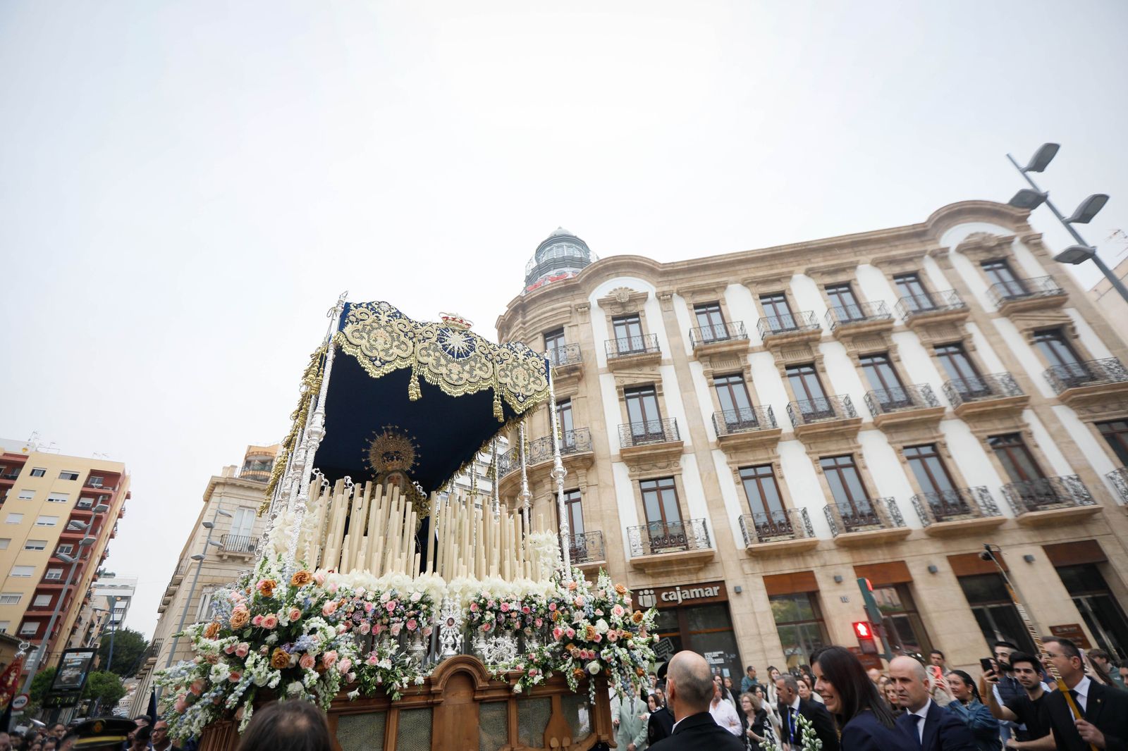 Mira como la cena sale a las calles de Almería tras las lluvias