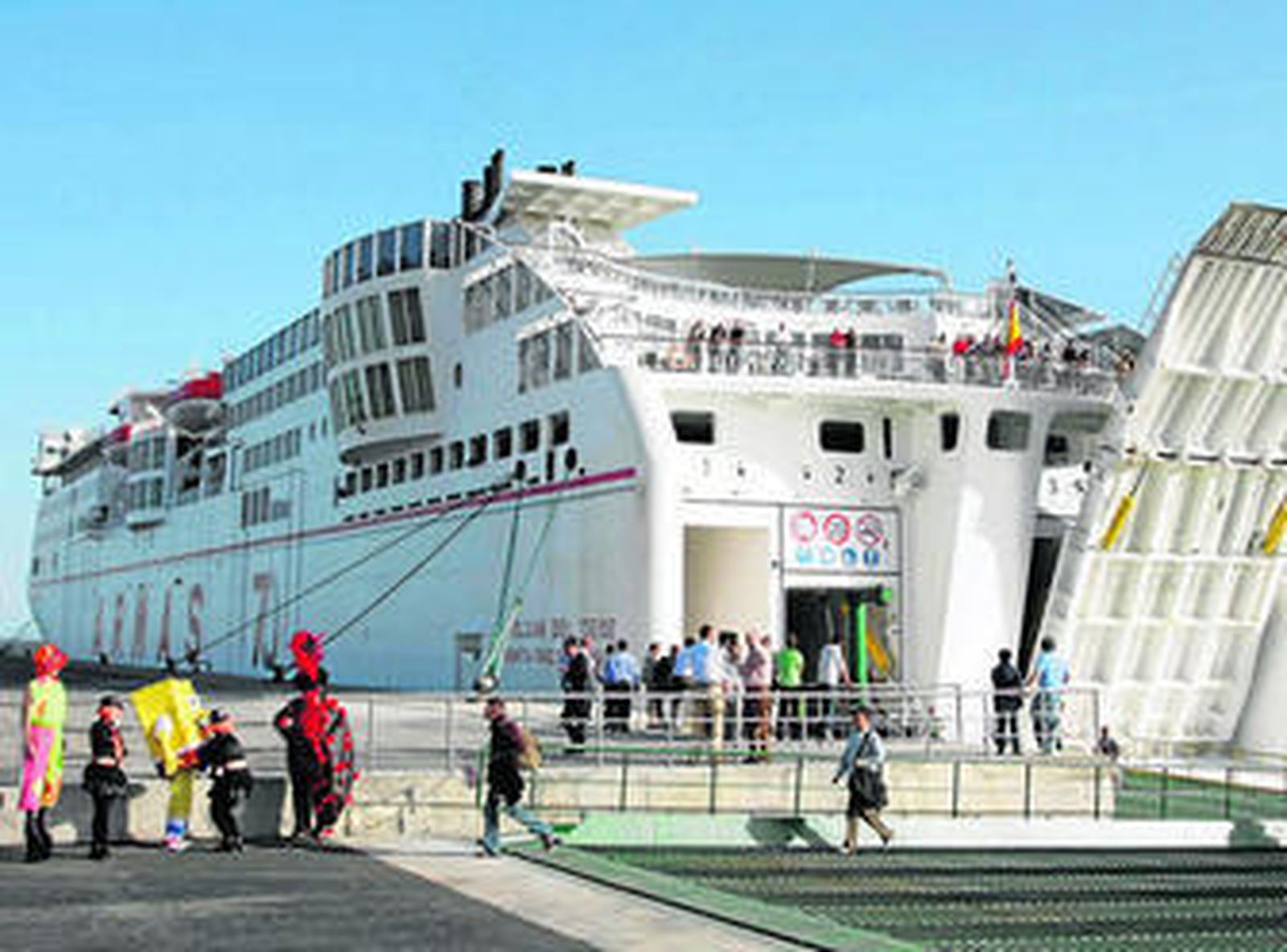 Huelva cuenta ya con una conexión marítima con Canarias, gracias a la naviera Armas.