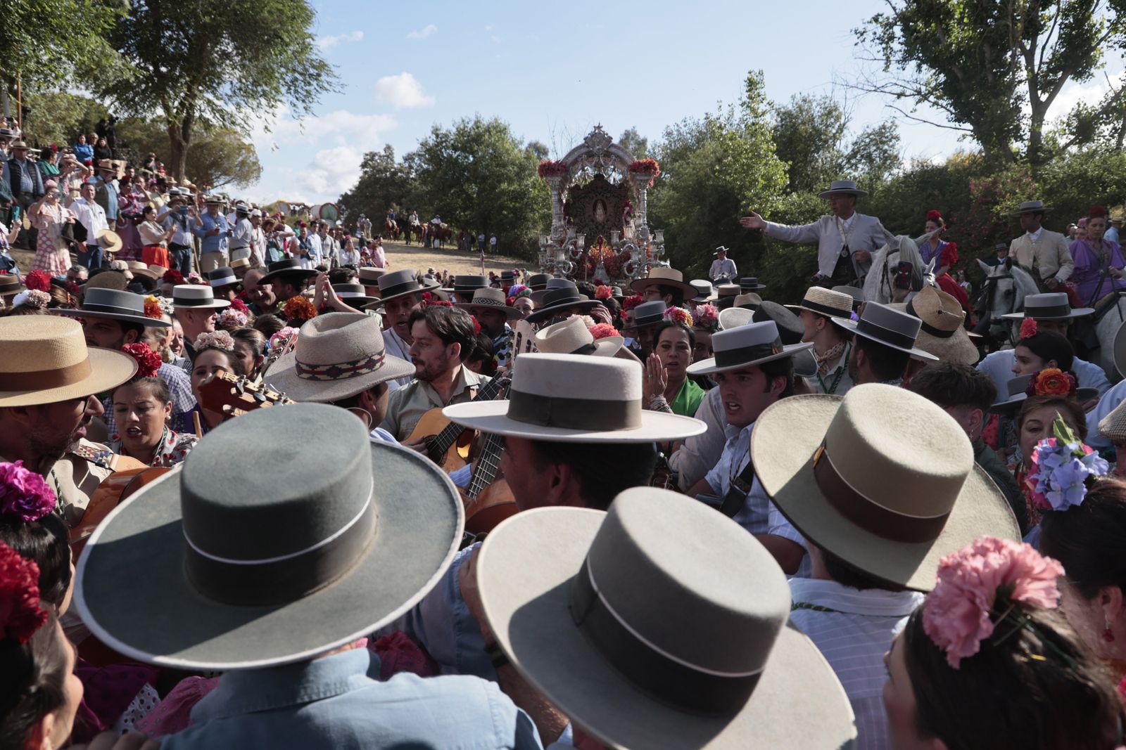Las mejores imágenes del paso de Sevilla y Triana por el Quema