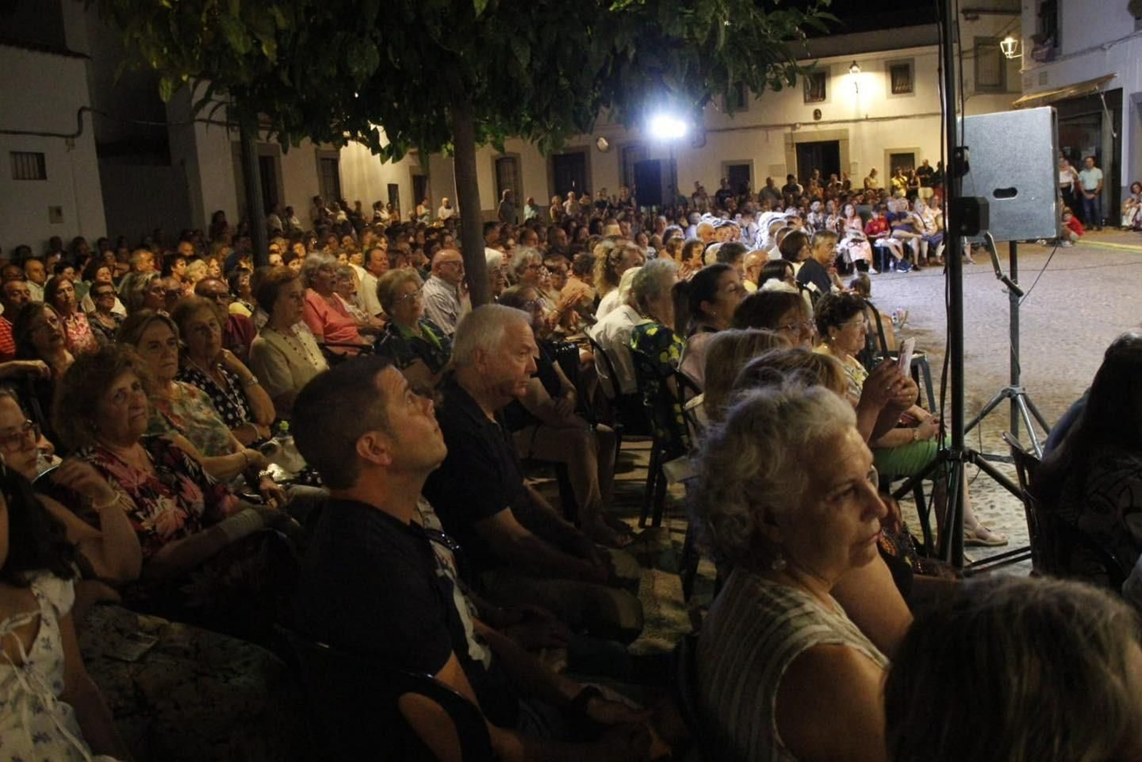 El estreno de 'Mil hombres. El Condesito' en Hinojosa del Duque, en imágenes