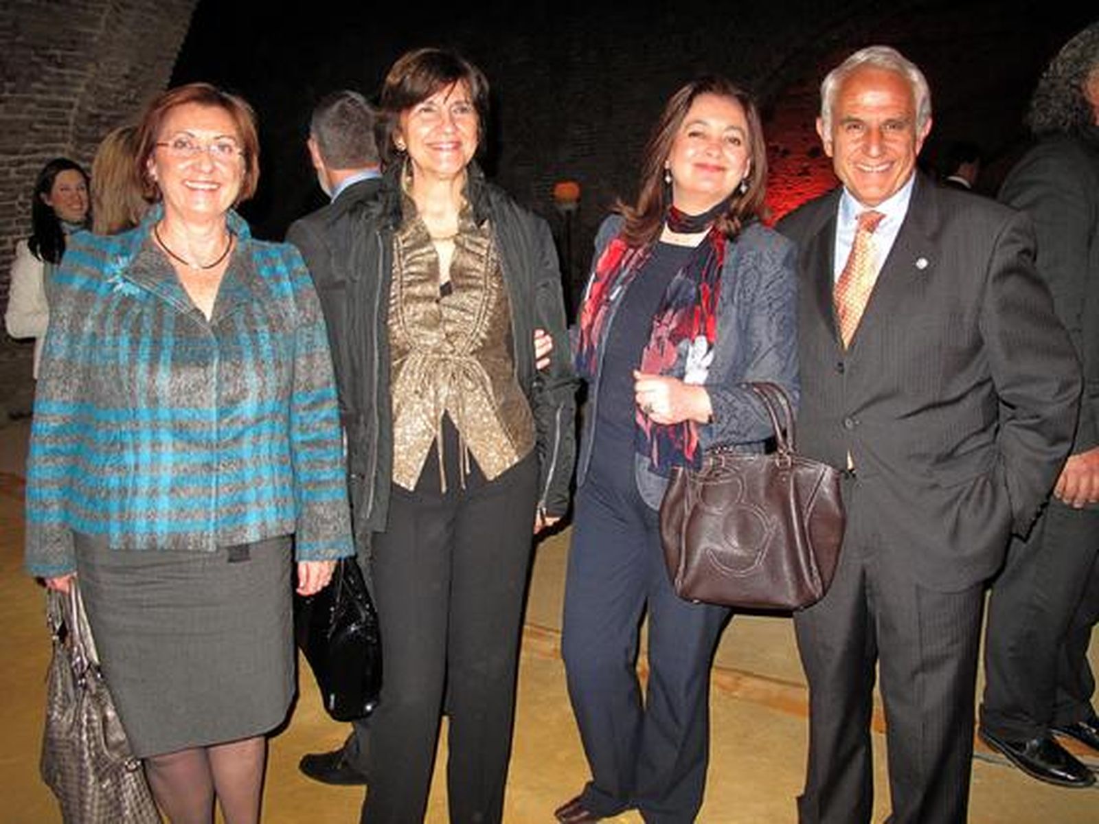 Marisa Bustinduy, parlamentaria andaluza; Emelina Fernández, Mar Moreno, y Antonio Pascual, presidente de la Academia de Ciencias Sociales y Medio Ambiente. / Victoria Ramírez