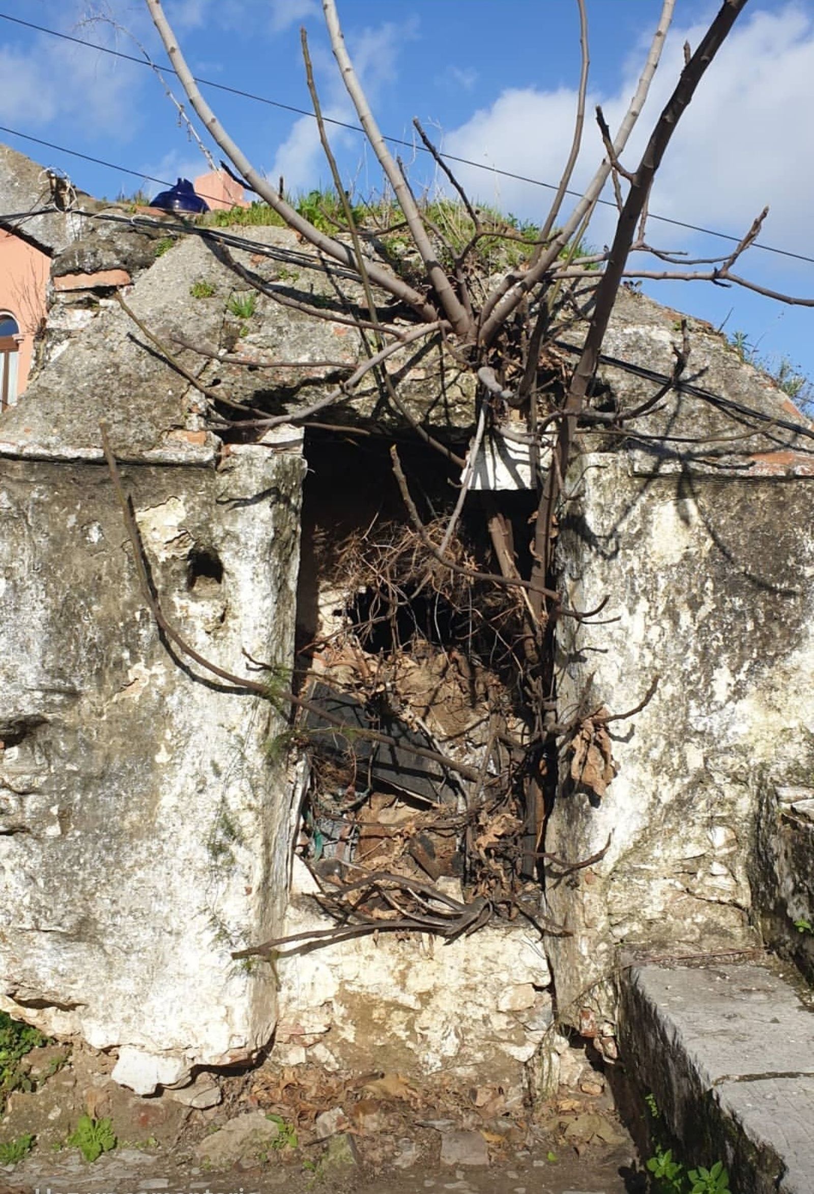El aljibe del patio del Coral de Algeciras.