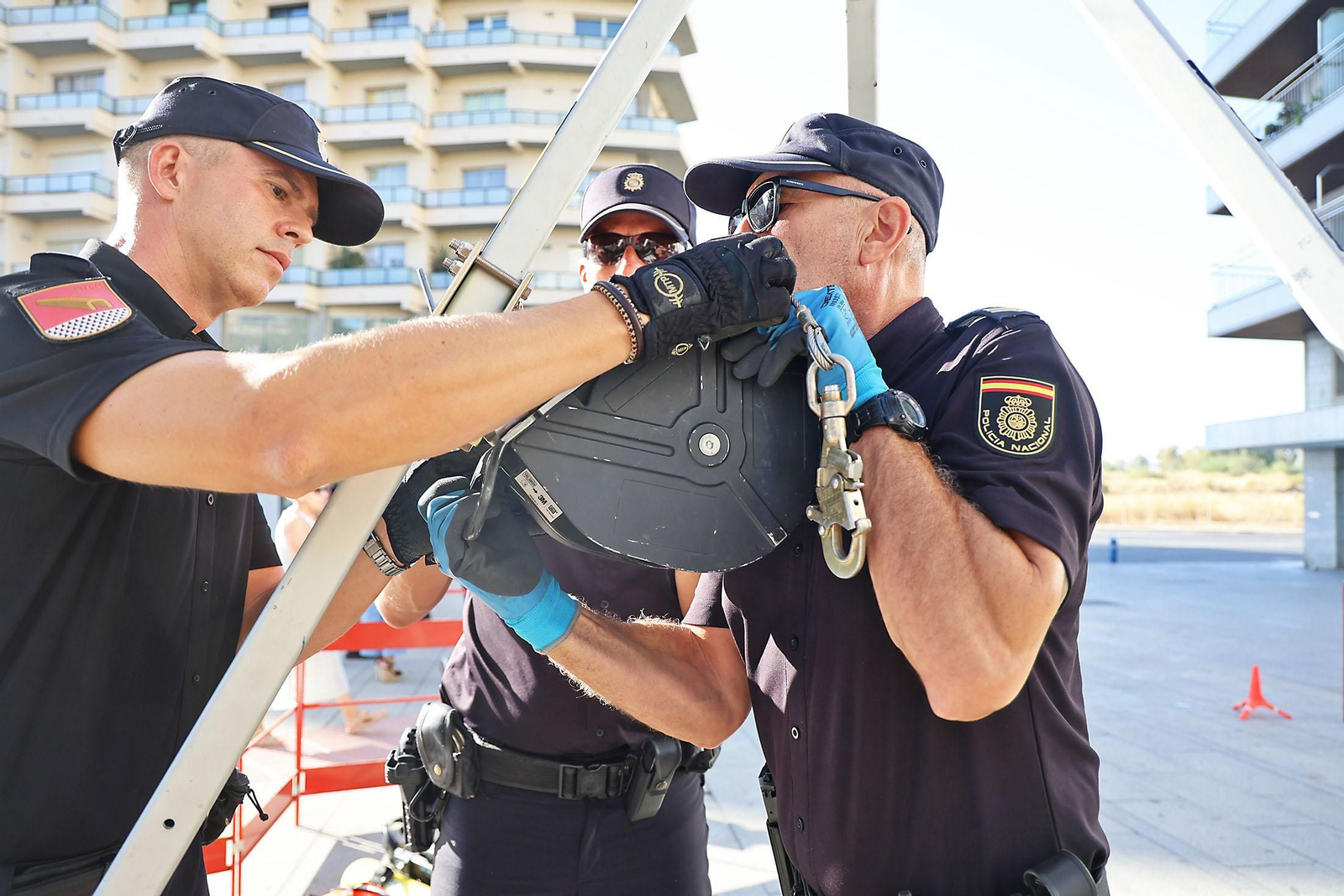 Así trabaja la Unidad de Subsuelo de la Policía para garantizar la seguridad en Huelva durante la Magna