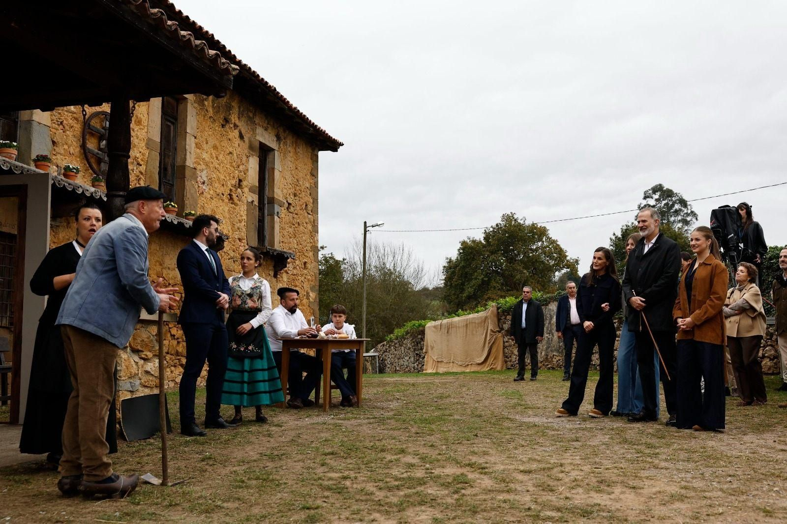 La Familia Real en Valdesoto, Pueblo Ejemplar de Asturias 2025, en imágenes