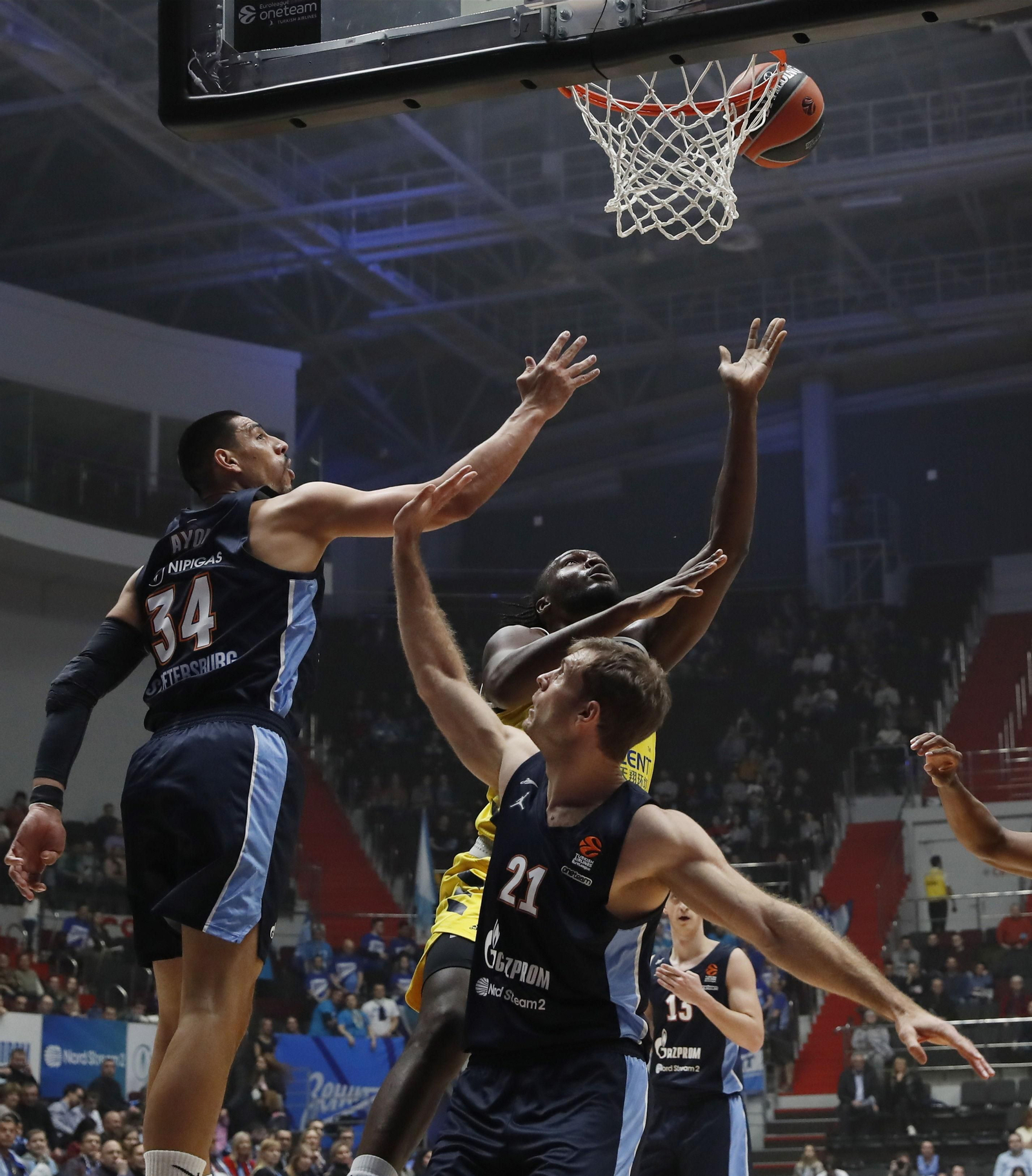 Las fotos de la carrera de Tim Abromaitis, fichaje del Unicaja