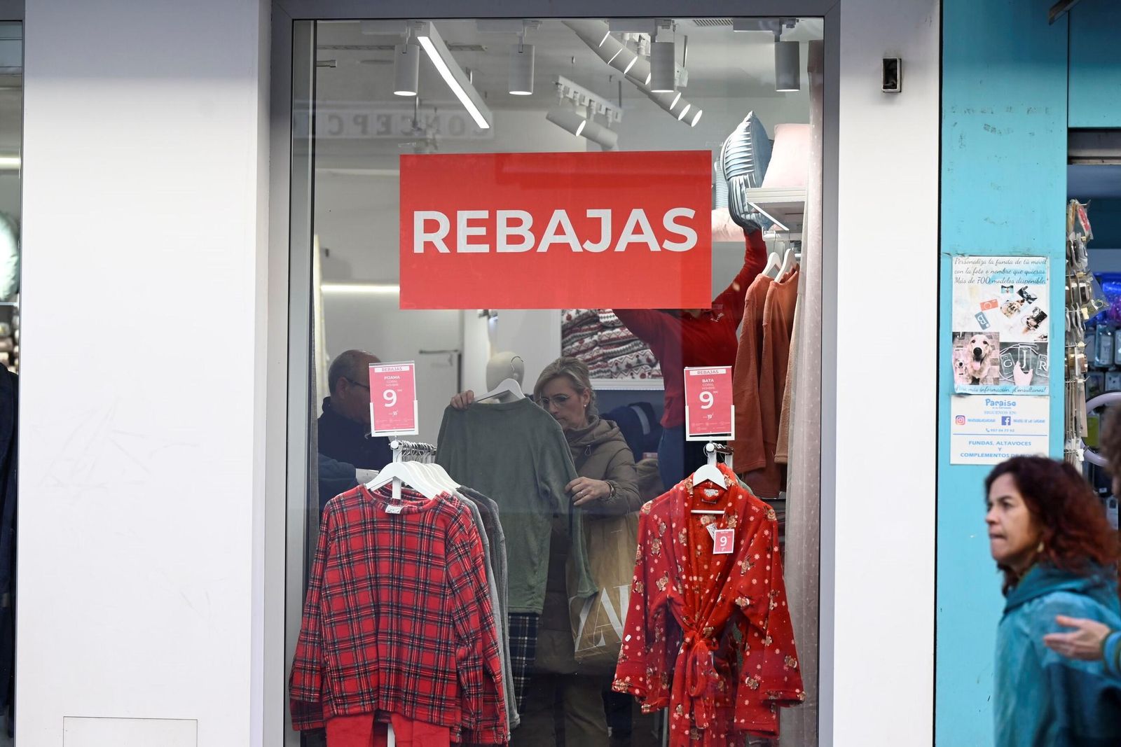 El inicio de la campaña de las rebajas de invierno en Córdoba, en imágenes
