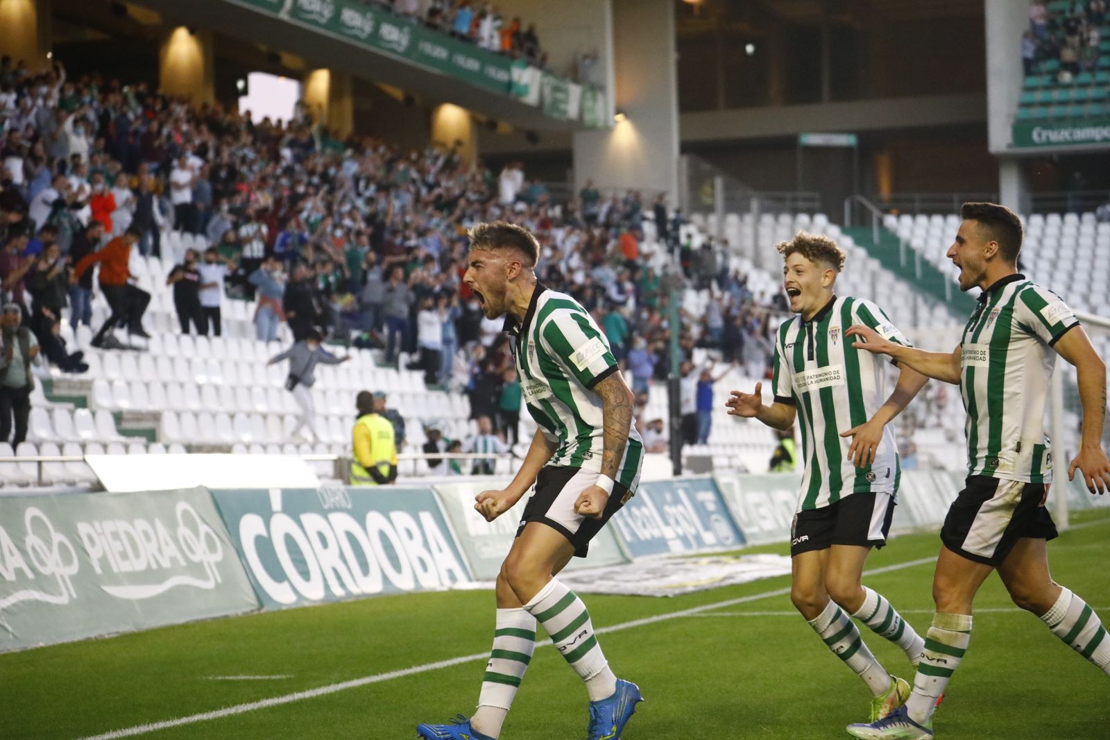 La victoria del Córdoba CF ante el Cacereño, en imágenes