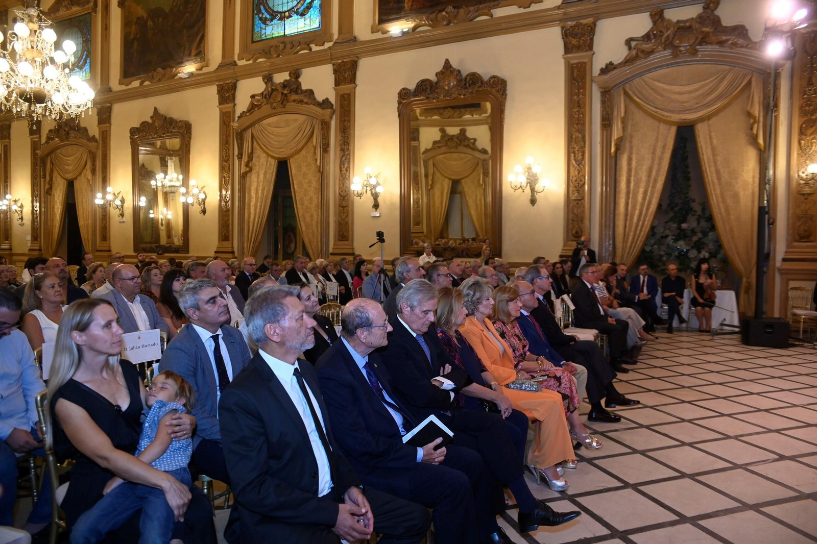 El Ateneo de Córdoba entrega su medalla de oro al doctor Enrique Cantillo, en imágenes