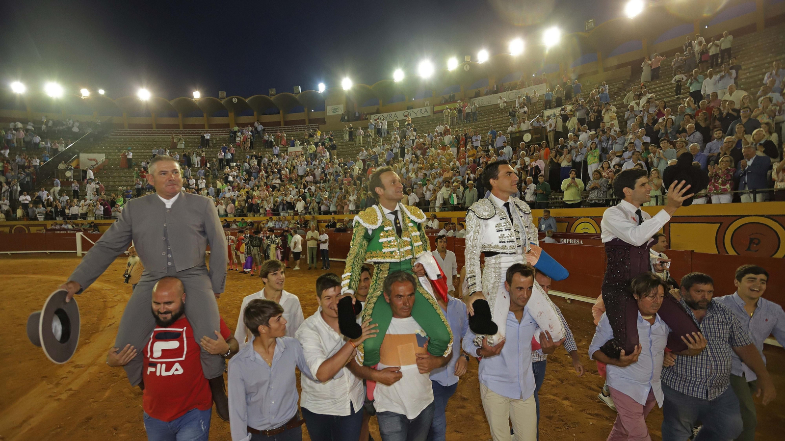Fotos de la corrida del sábado de la Feria Taurina de Algeciras: Ferrera, Chacón y López Simón