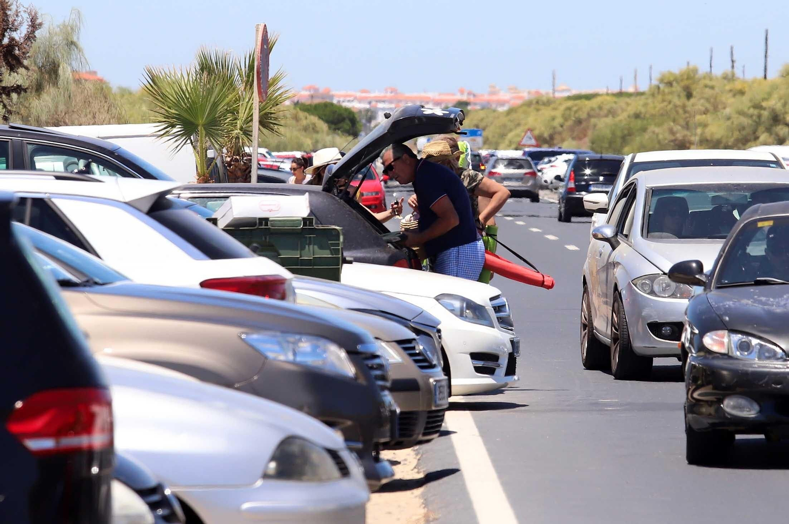 Las imágenes más destacadas del primer domingo de verano en las playas de Huelva