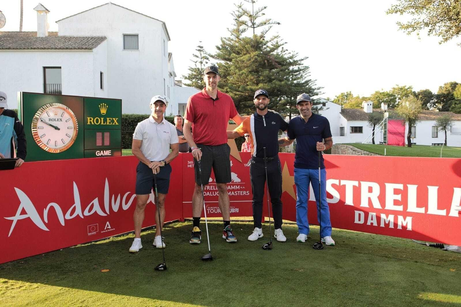 Pau Gasol y Luis Figo (a la derecha), en Valderrama.