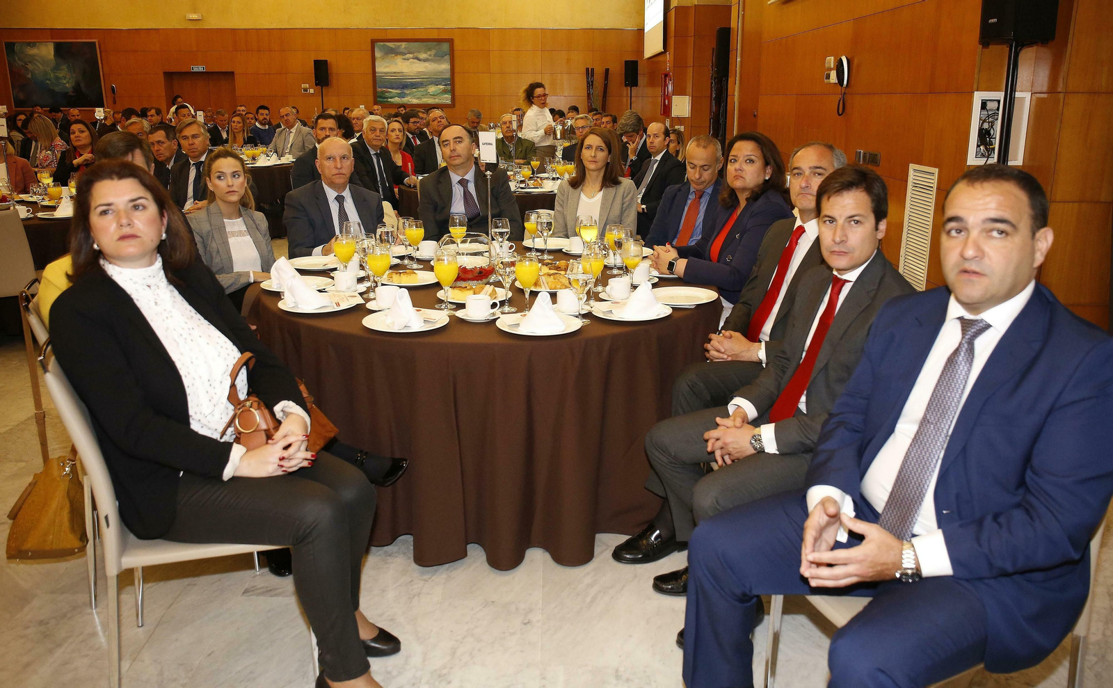 Las imágenes del foro joly con Elías Bendodo