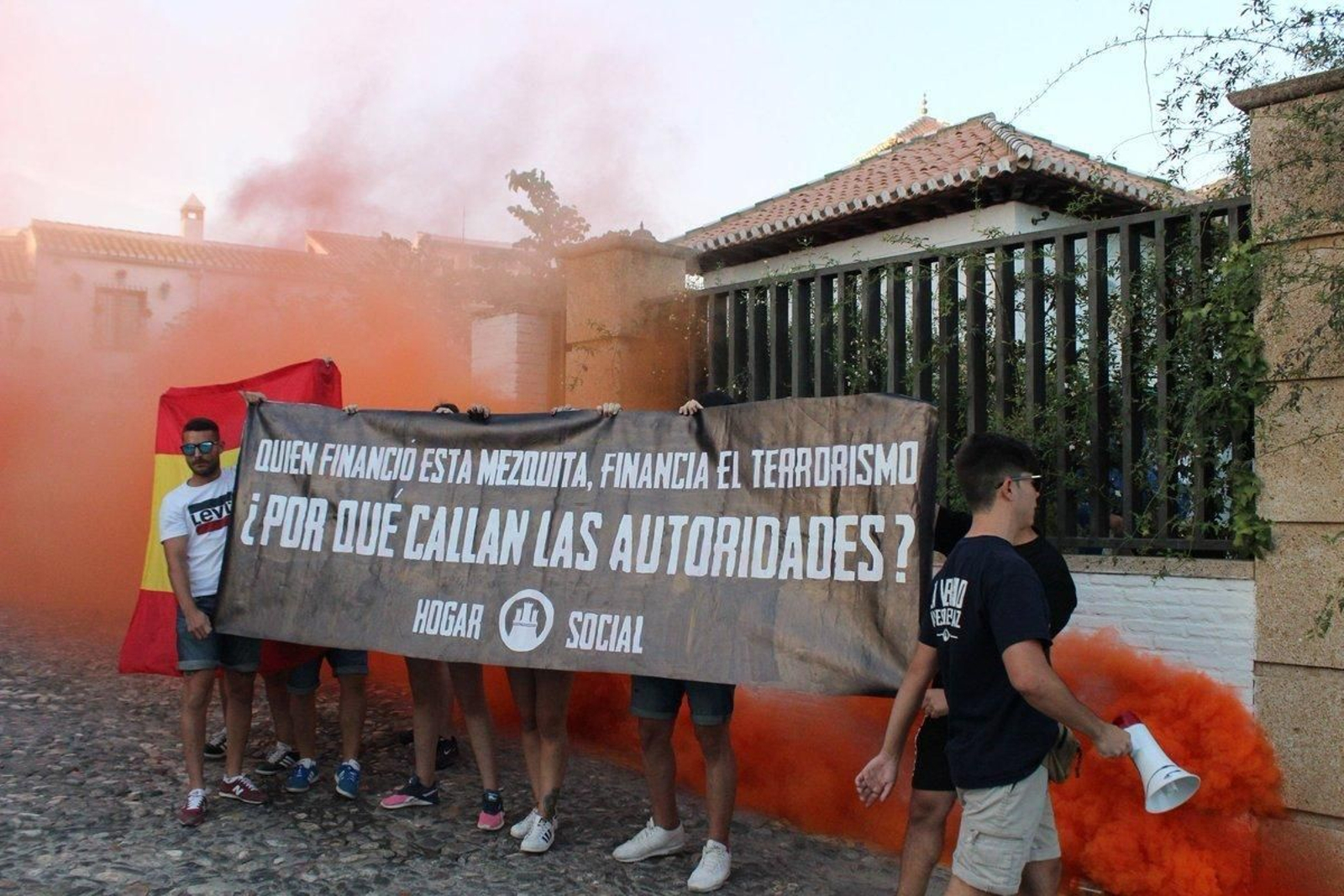 Imagen de la protesta colgada en redes sociales por el colectivo.