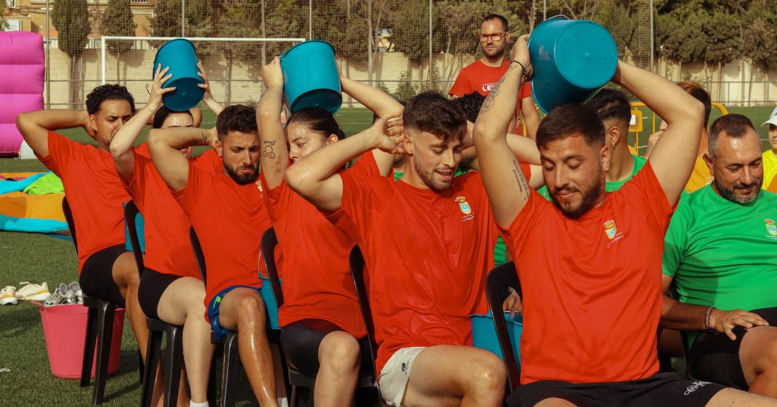 Los vecinos se han implicado en la celebración de este divertido evento.