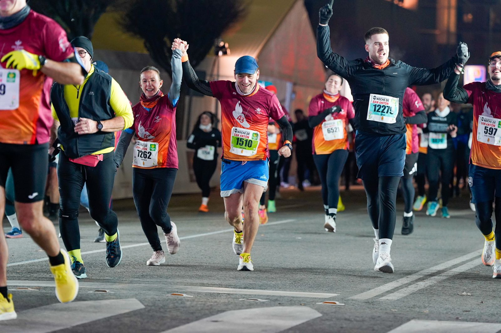 En imágenes: búscate en tu llegada a meta de la Carrera de San Antón 2026 (1)