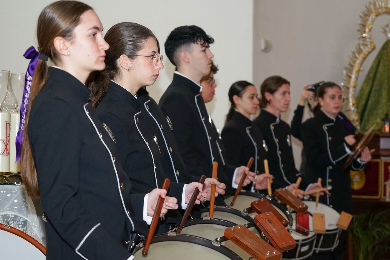 La AM de Las Angustias de Vícar viste de gala su música con un nuevo uniforme