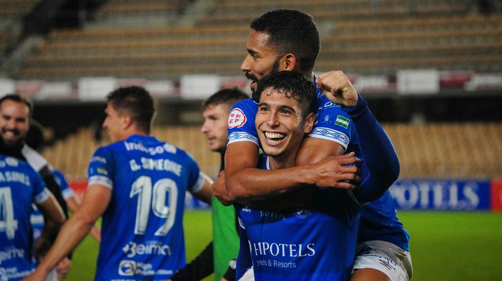 Victoria del Xerez DFC ante el Vélez Cf (2-0)