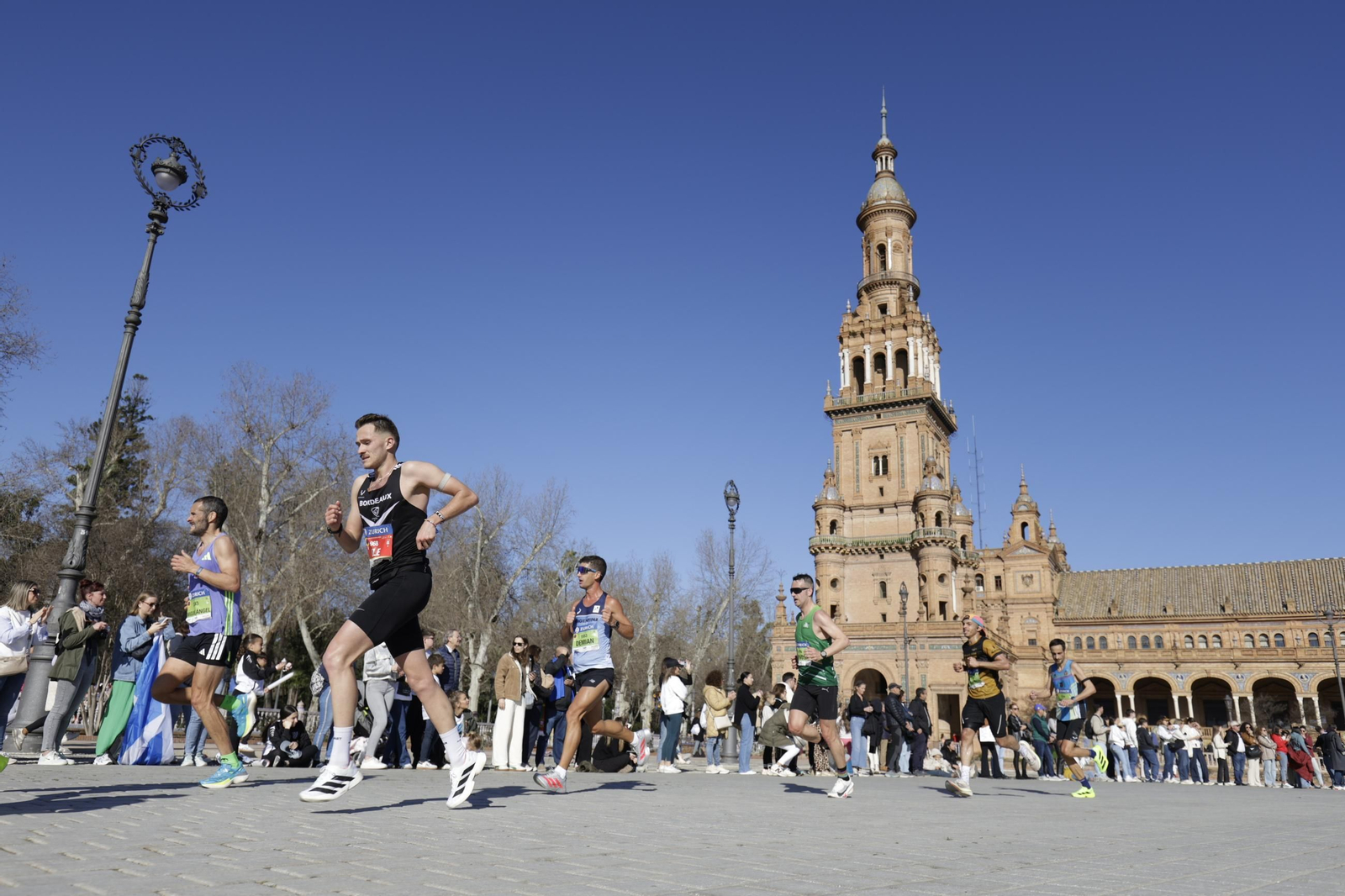 Búscate en el Zurich Maratón de Sevilla 2025